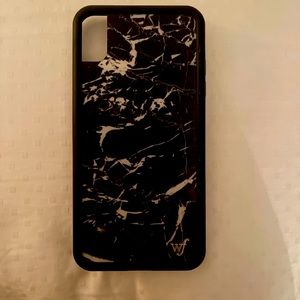 Wildflower Black marble case